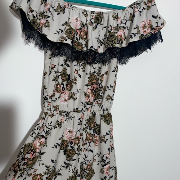 Floral Romper - Picture 2 of 6